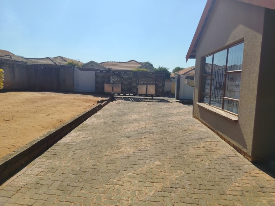 3 Bedroom Property for Sale in Tlhabane West North West